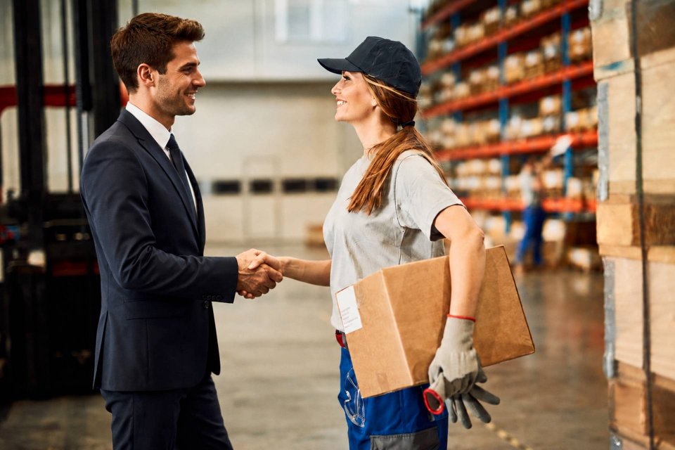 Copertina articolo sul collegamento tra commerciale e logistica
