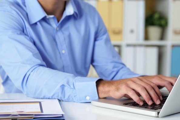 Gestione di attività e documenti collegati ai clienti nel CRM
