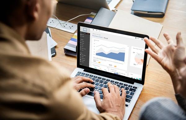 Analisi di report e statistiche commerciali della rete vendita